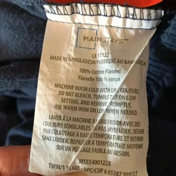 Mainstay navy blue, fitted winter weight flannel sheet for twin bed - Picture 3 of 3